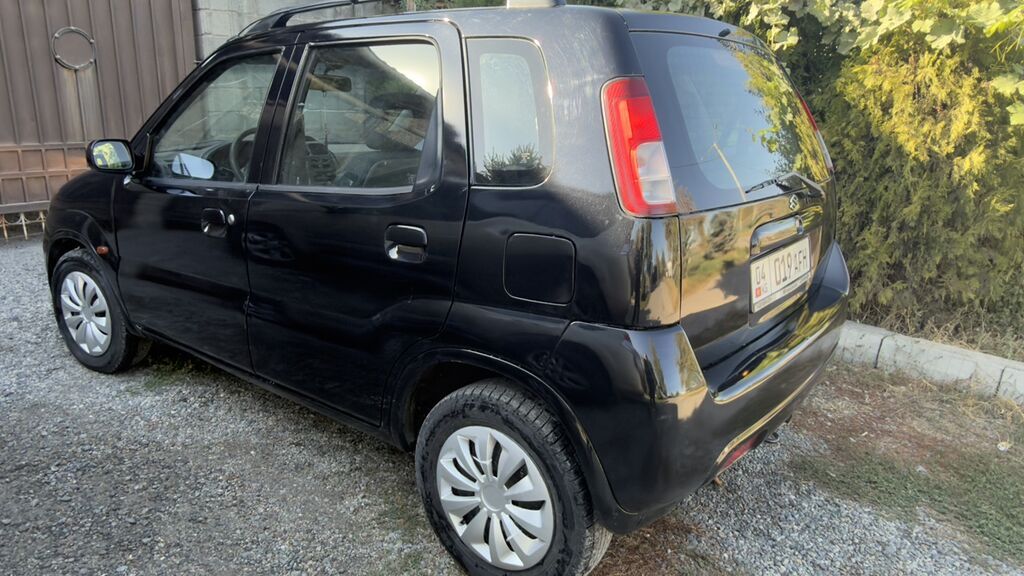 Suzuki Ignis: 2003 г., 1.3 л, Механика, Бензин, Кроссовер: фото 3