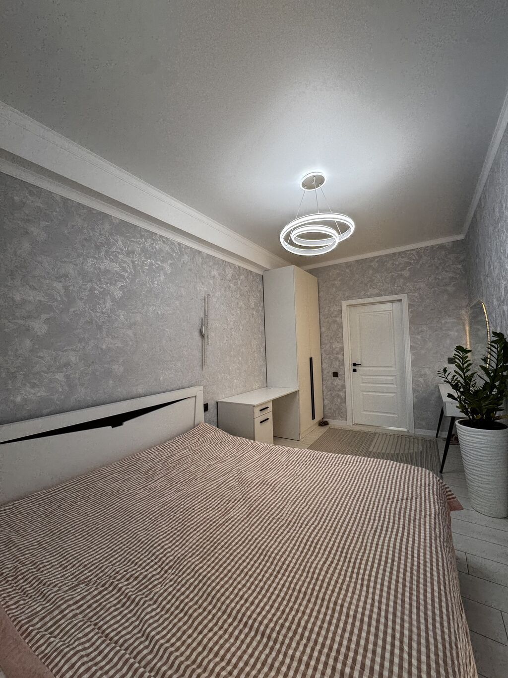 3 комнаты, 94 м², Тунгуч мкр Элитка, 8 этаж, Дизайнерский ремонт: фото 2