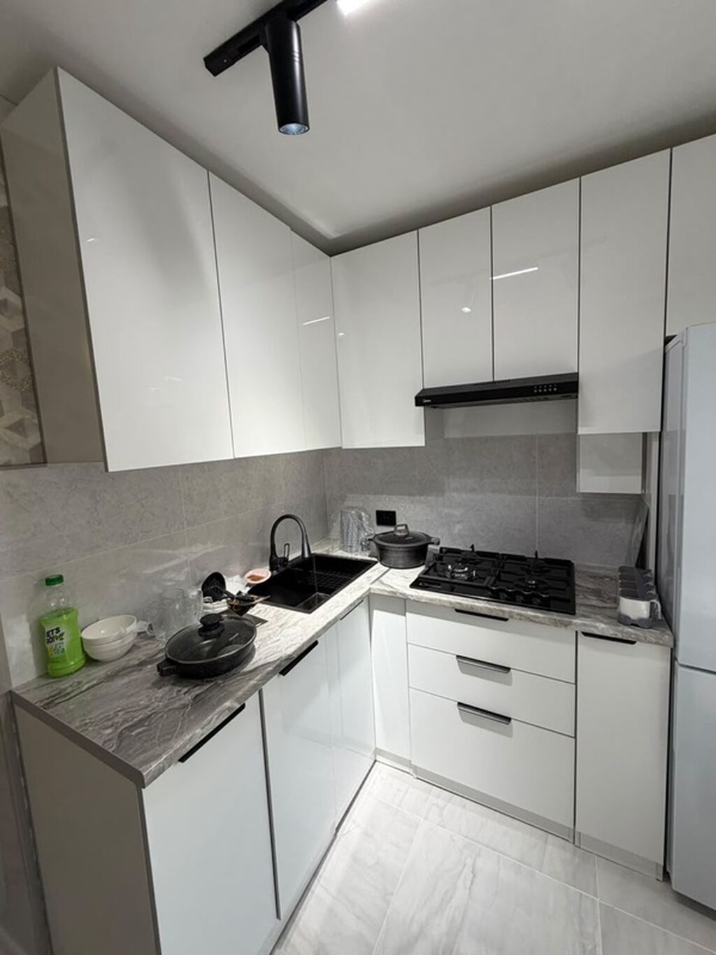Срочно сдается 2 комнатная квартира 43м2 8-микрорайон, 5/5 этаж Свежий: фото 3