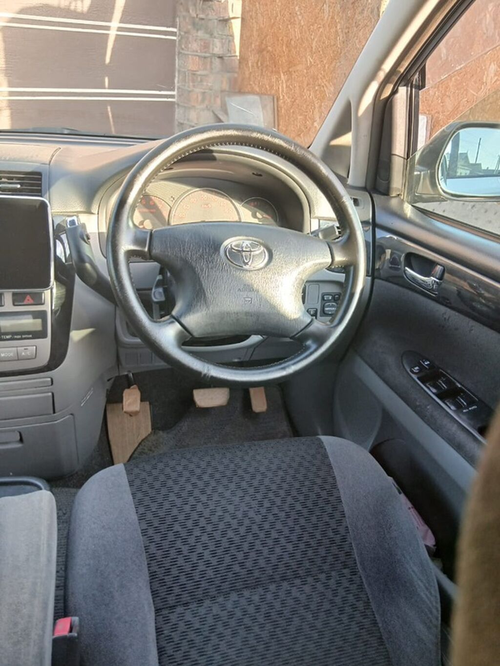 Toyota Ipsum: 2003 г.: фото 3