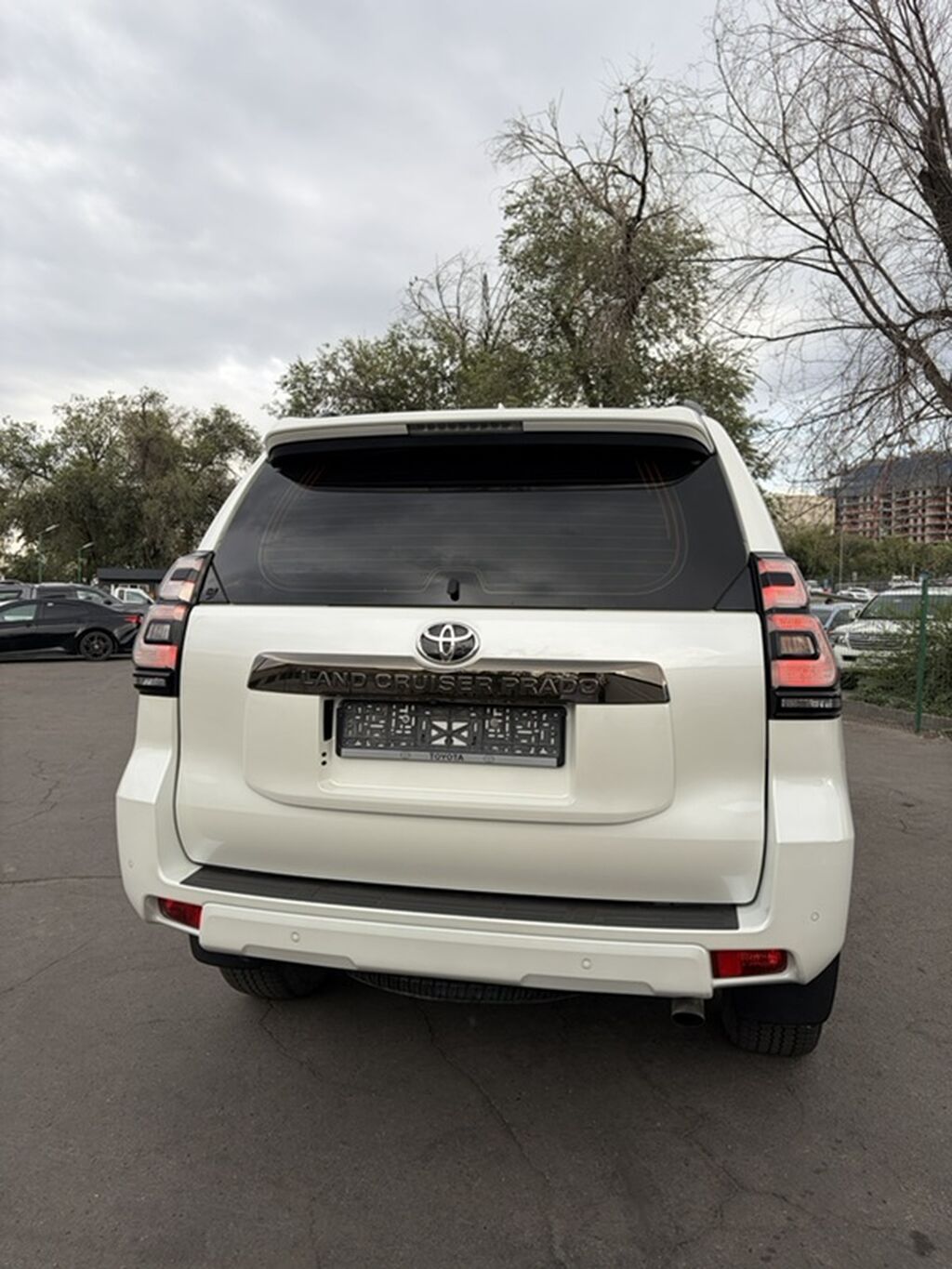 Toyota Land Cruiser Prado: 2022 г., 4 л, Автомат, Бензин, Внедорожник: фото 5