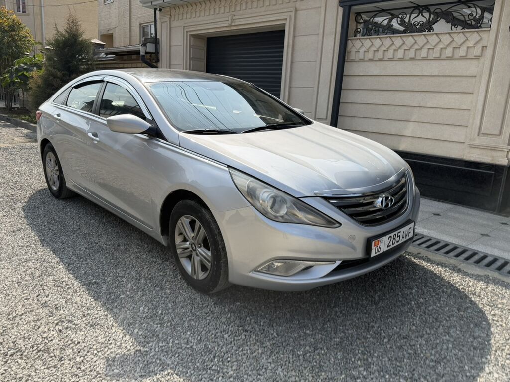 Hyundai Sonata: 2012 г., 2 л, Автомат, Газ, Седан: фото 1