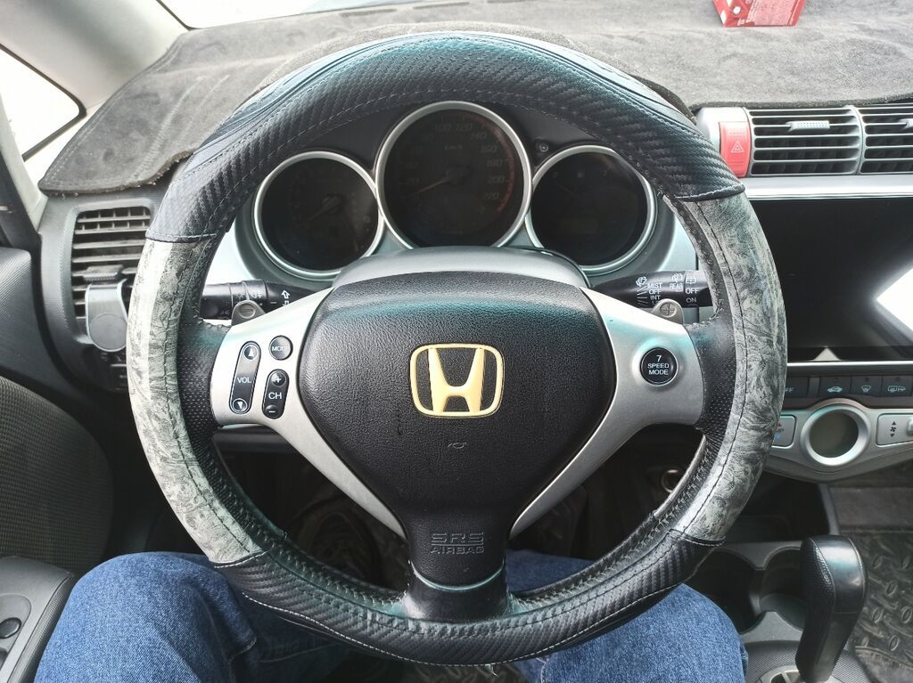 Honda Jazz: 2008 г., 1.3 л, Автомат, Бензин, Хэтчбэк: фото 8