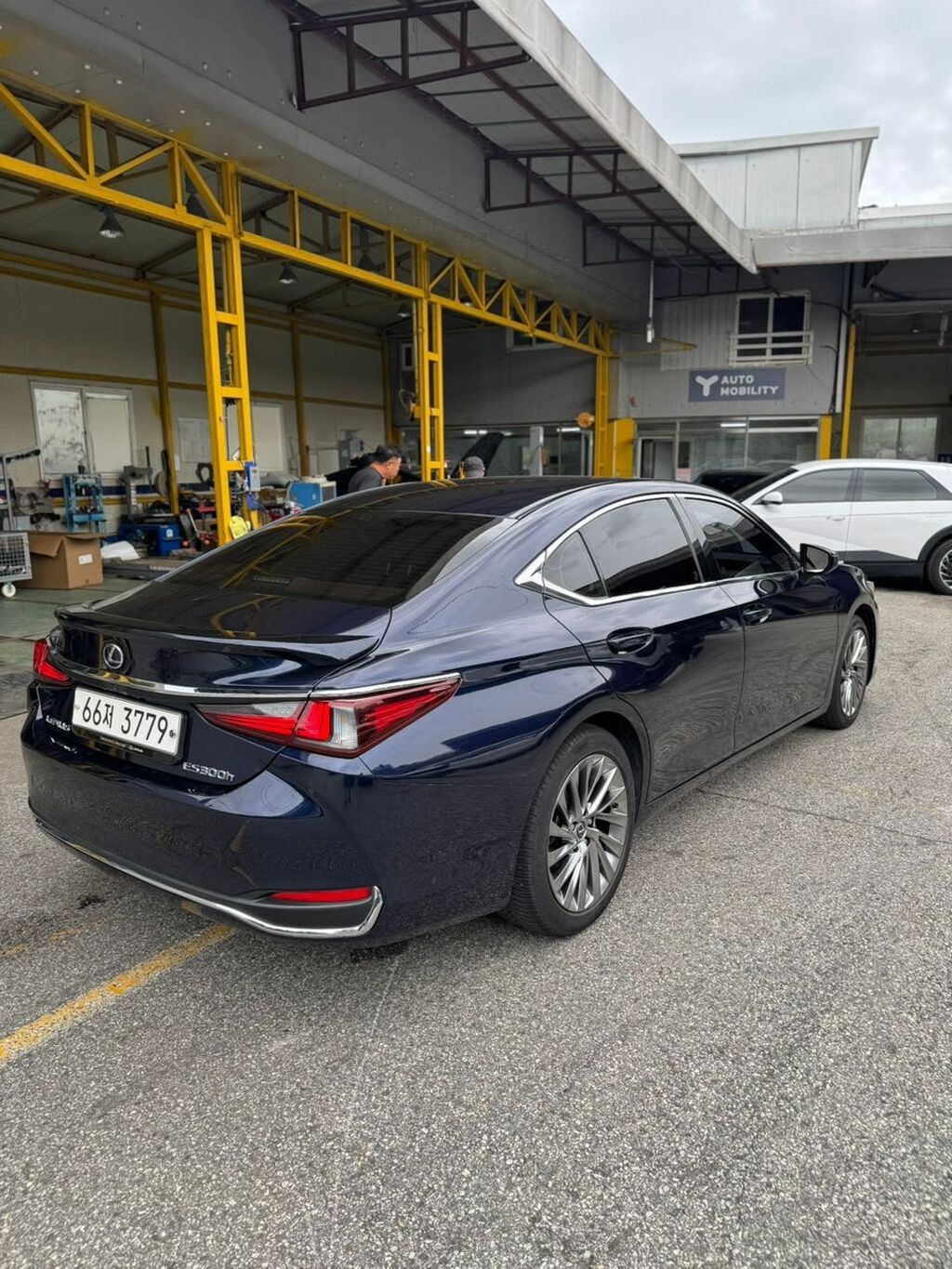 Lexus ES: 2019 г., 2.5 л, Вариатор, Гибрид, Седан: фото 5