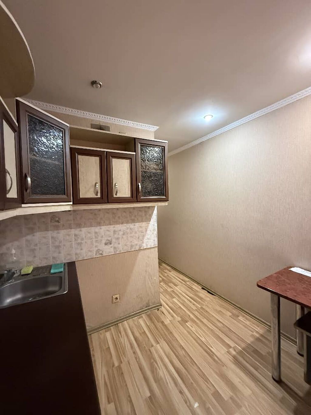 1 комната, 33 м², 7 мкр 104 серия, 1 этаж, Косметический ремонт: фото 2
