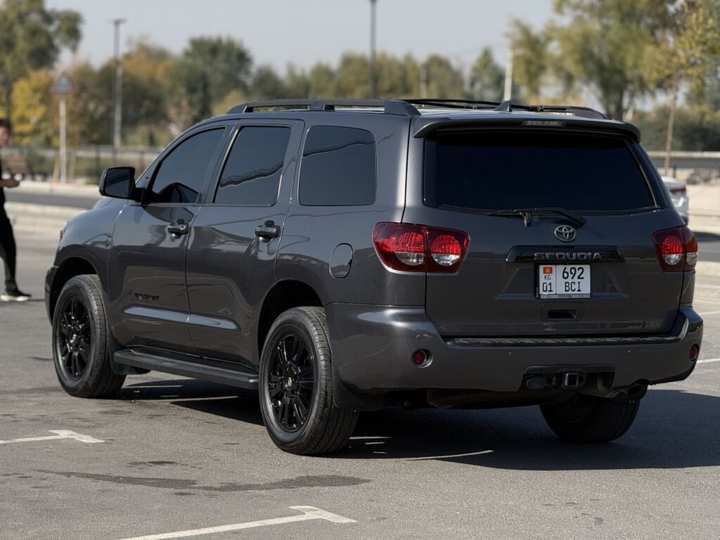 Toyota Sequoia: 2021 г., 5.7 л, Автомат, Бензин, Внедорожник: фото 5