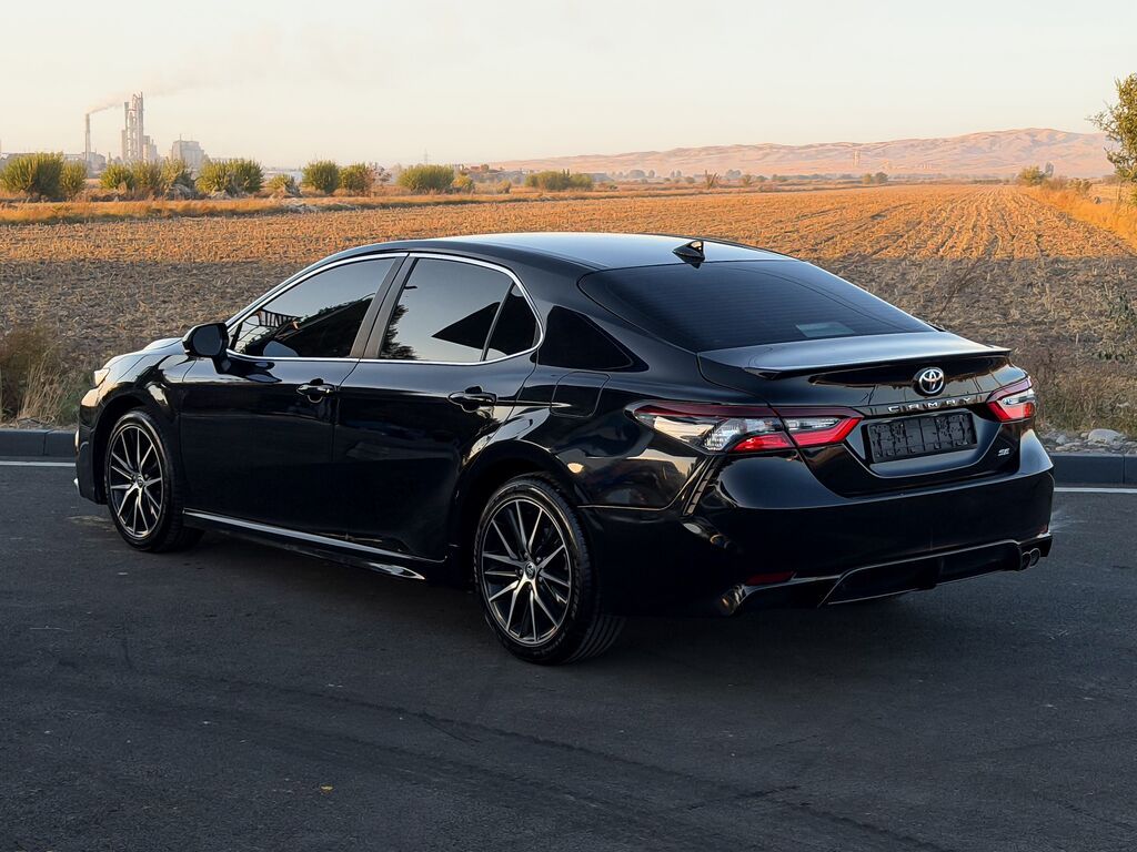 Toyota Camry: 2021 г., 2.5 л, Автомат, Бензин, Седан: фото 4