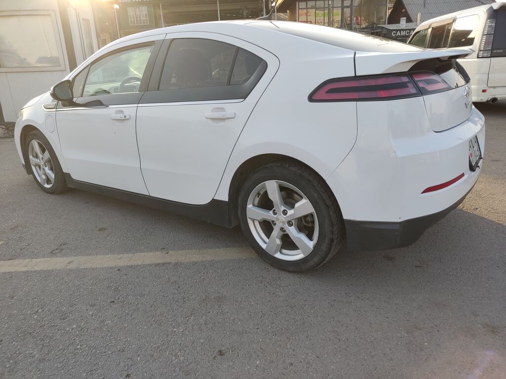 Chevrolet Volt: 2013 г., 1.4 л, Вариатор, Гибрид, Хэтчбэк: фото 3