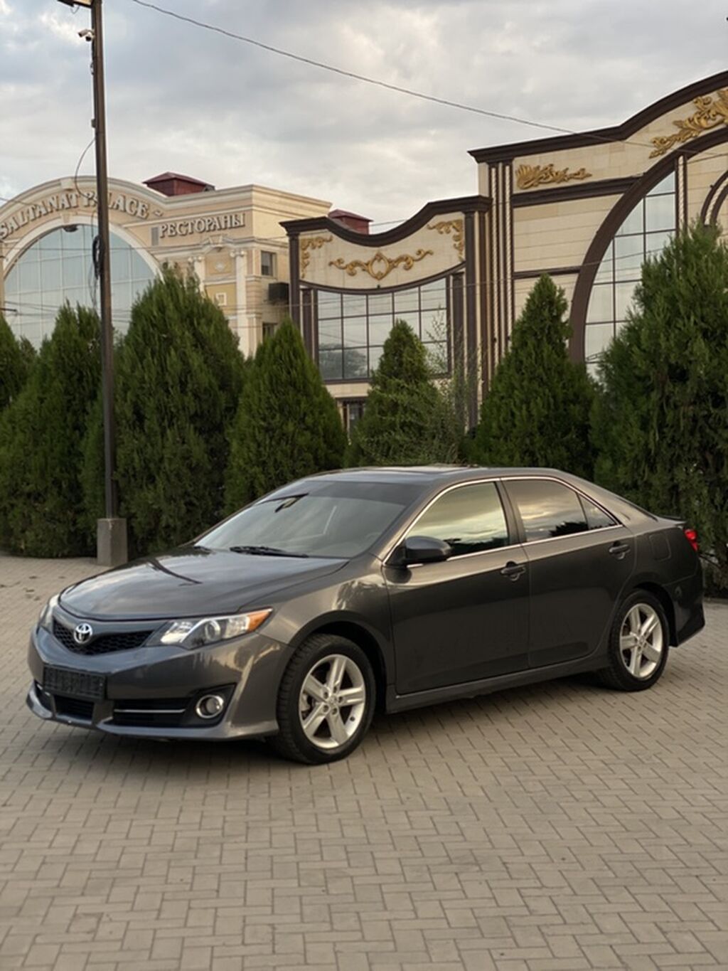 Toyota Camry: 2012 г., 2.5 л, Автомат, Бензин, Седан: фото 2