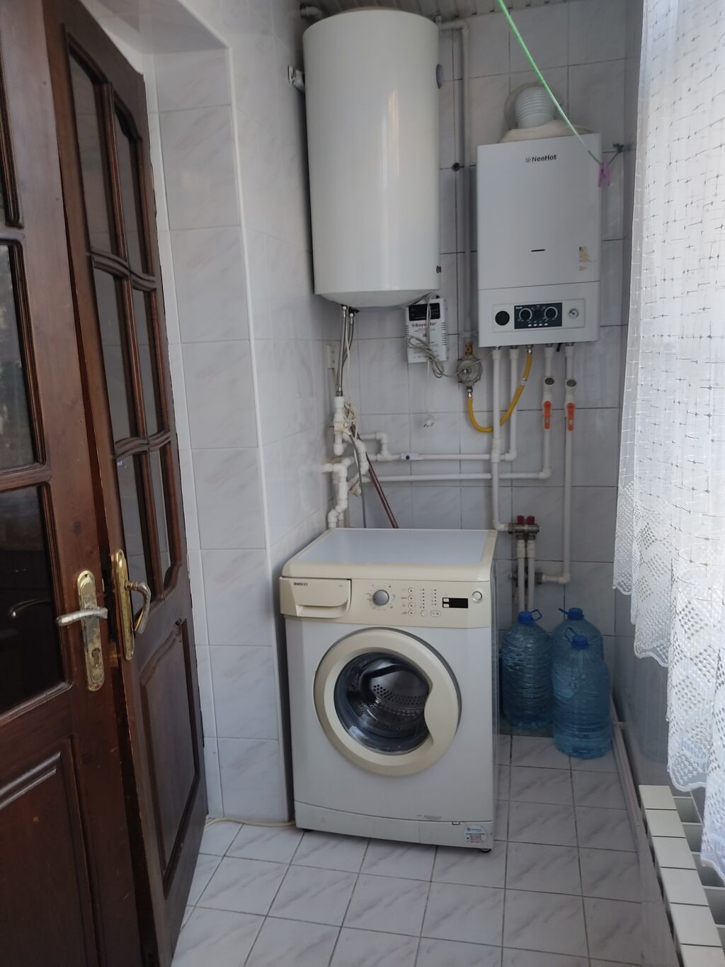 Kohne tikili binada 9/3 2 otaql menzil kirayye verilir uzun