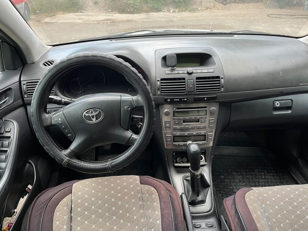 Toyota Avensis: 2004 г., 2 л, Механика, Бензин, Универсал: фото 5
