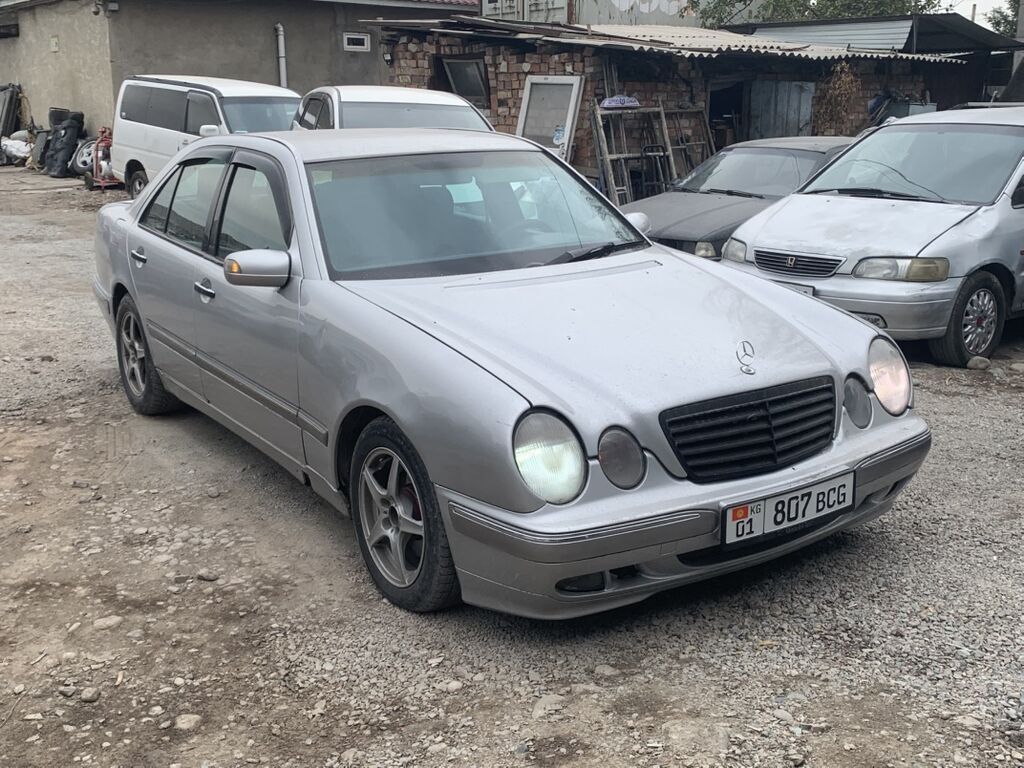 Mercedes-Benz E-Class: 1999 г., 3.2 л, Автомат, Газ, Седан: фото 3