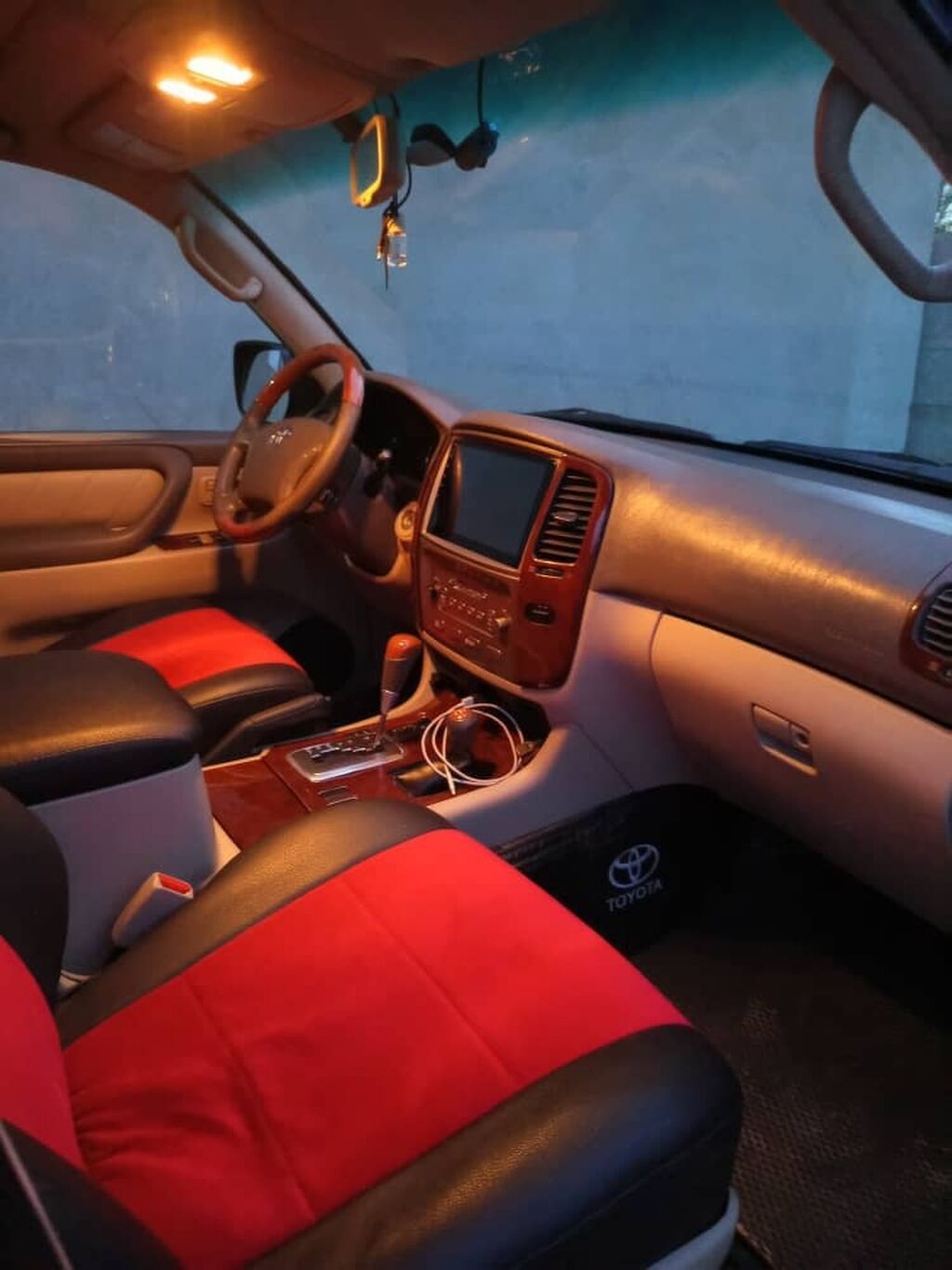Toyota Land Cruiser: 2007 г., 4.7 л, Автомат, Газ, Внедорожник: фото 6