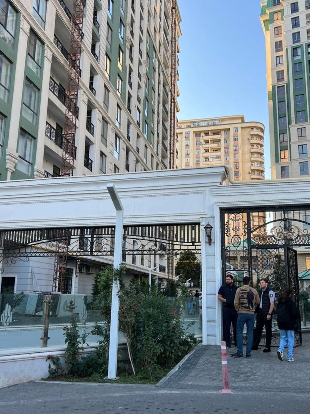 4 otaqlı, Yeni tikili, 217 kv. m