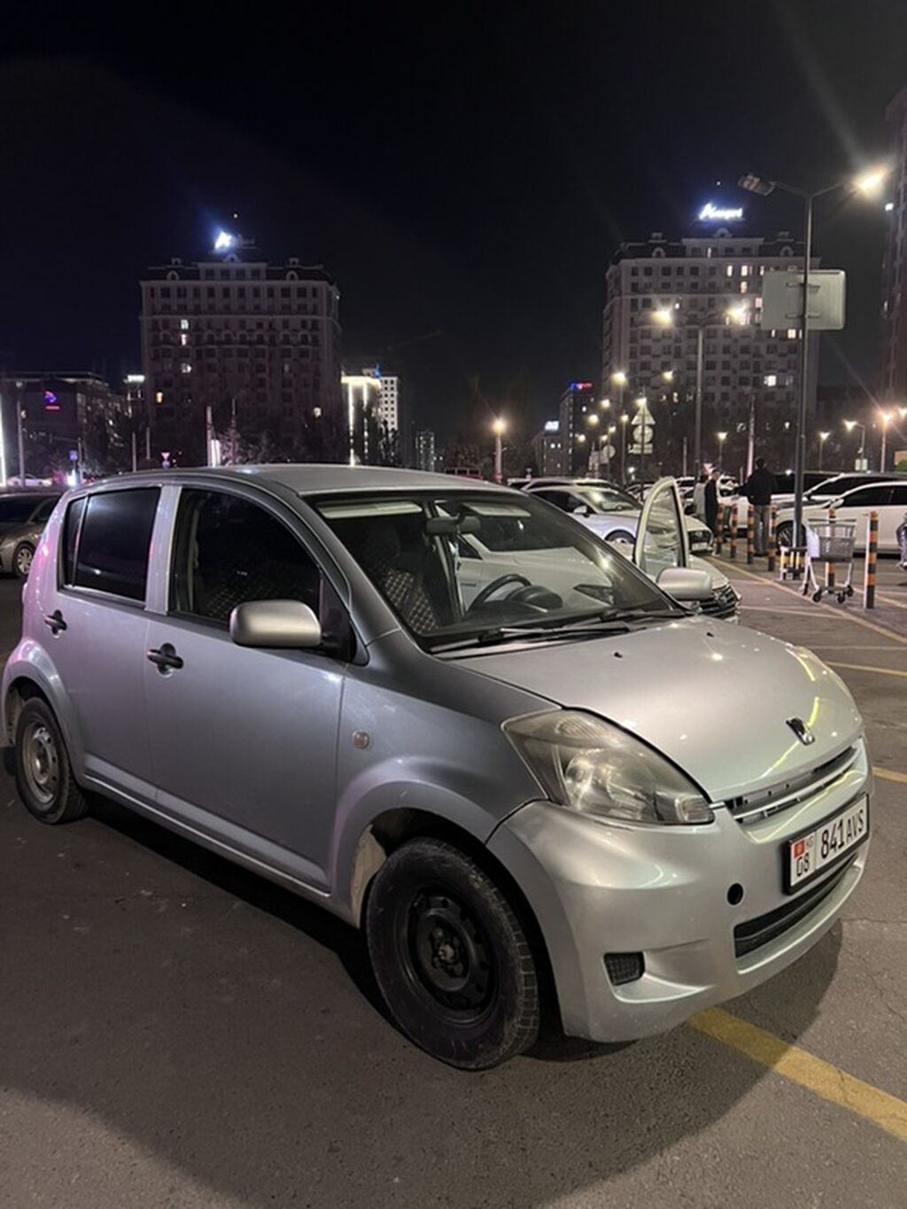Daihatsu Sirion: 2007 г., 1 л, Механика, Бензин, Хэтчбэк: фото 3