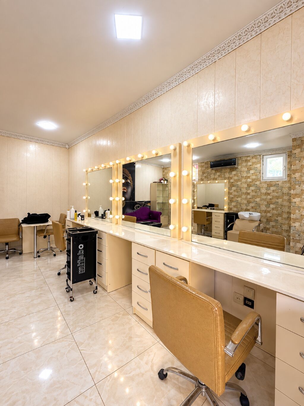 İCARƏYƏ SALON – ƏŞYALI VƏ YA BOŞ Gözəllik salonu icarəyə verilir!
