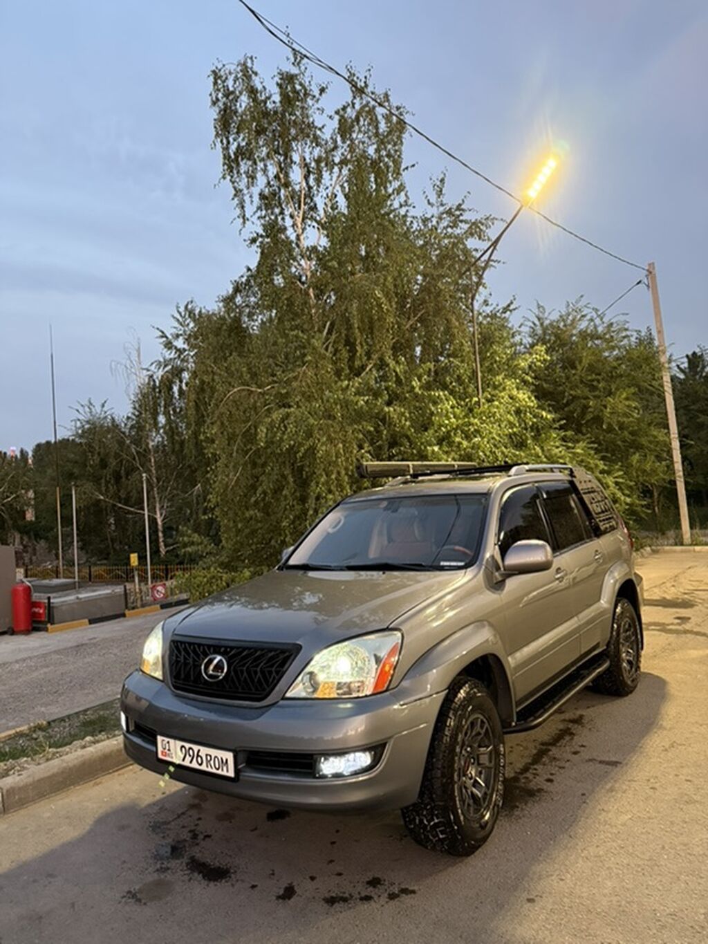 Lexus GX: 2003 г., 4.7 л, Автомат, Газ, Внедорожник: фото 2