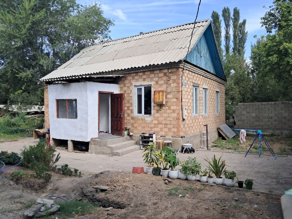Продаётся кирпичный одноэтажный дом с мансардным фронтом Киркшёлк: фото 2
