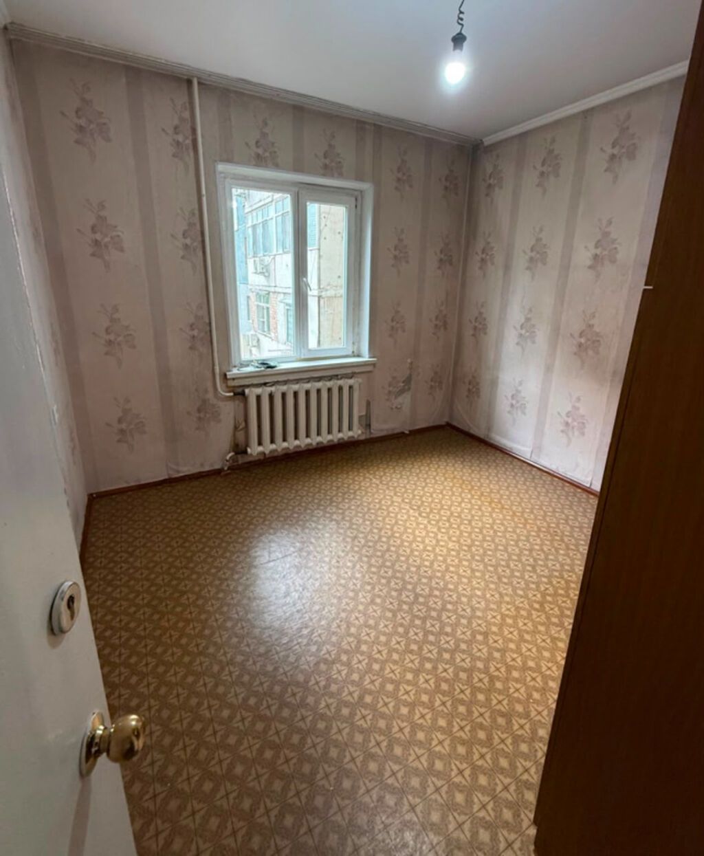 4 комнаты, 82 м², Джал мкр (в т.ч. Верхний, Нижний, Средний) 105 серия, 4 этаж: фото 1