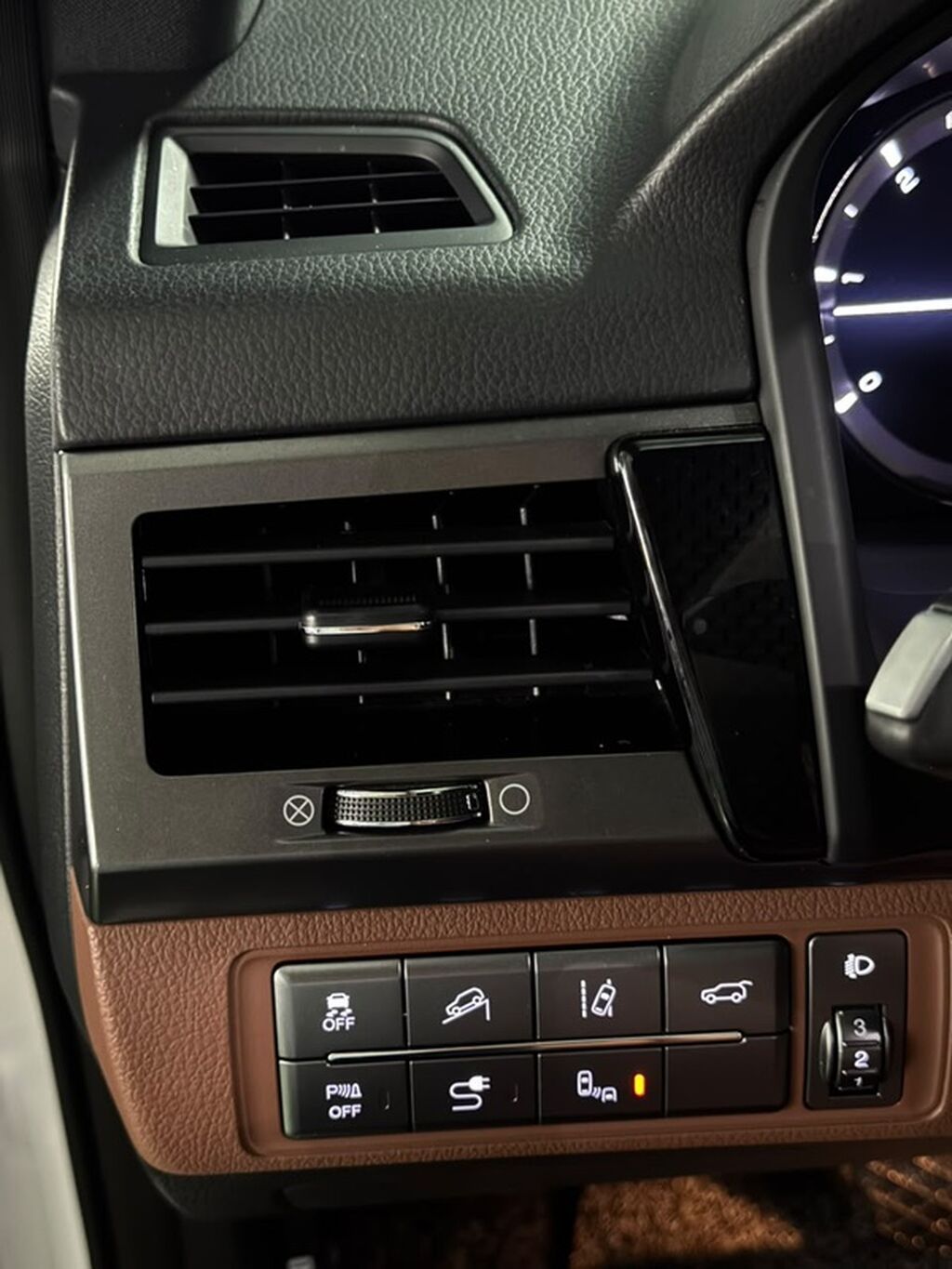 Ssangyong Rexton: 2020 г., Внедорожник: фото 6