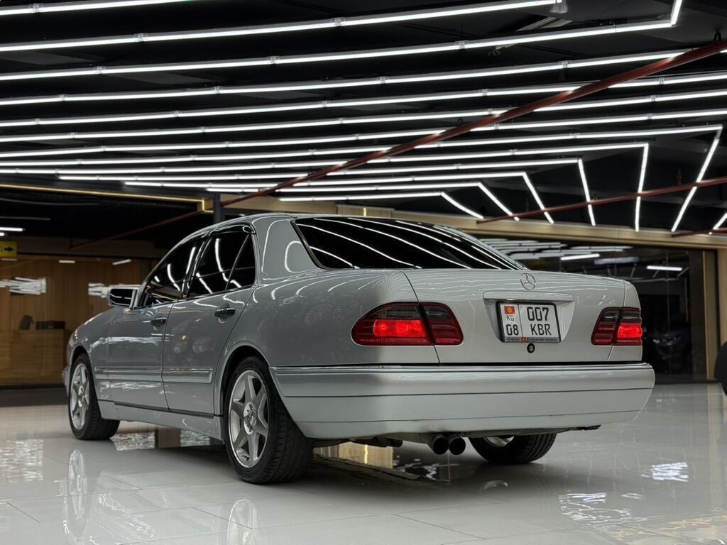 Mercedes-Benz E-Class: 1998 г., 4.3 л, Автомат, Бензин, Седан: фото 2