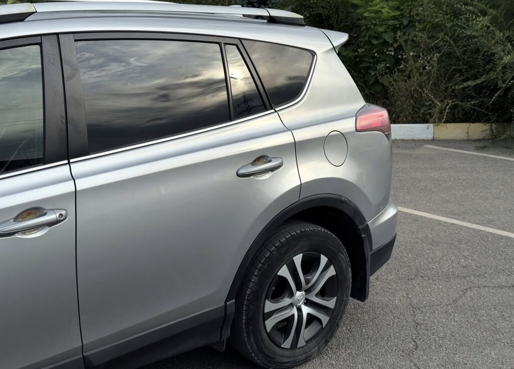 Toyota RAV4: 2017 г., 2.5 л, Автомат, Бензин, Кроссовер: фото 5