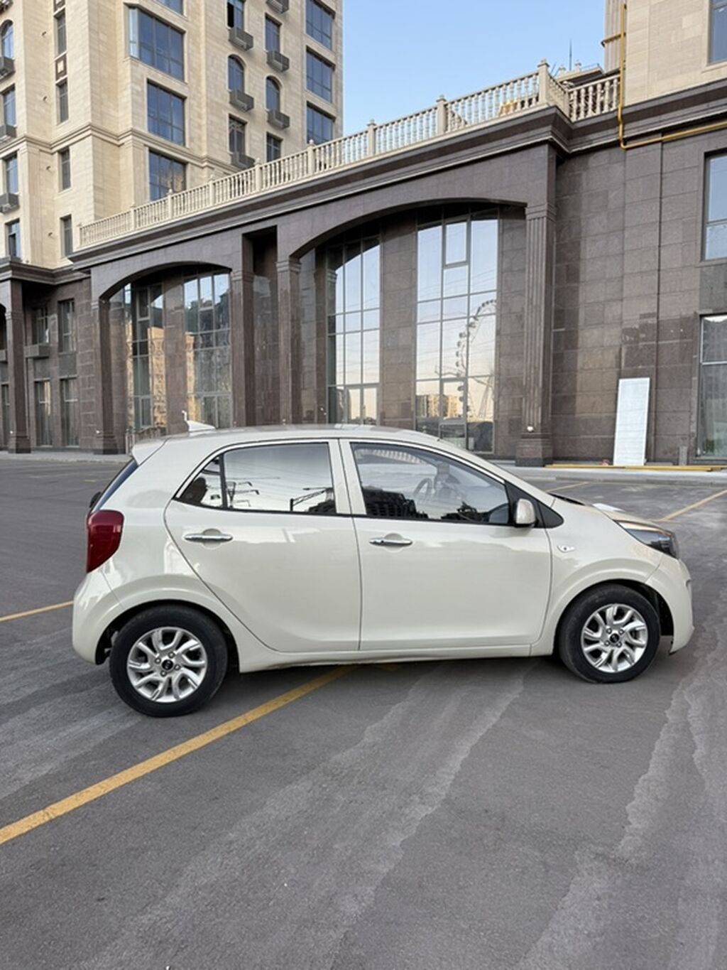 Kia Morning: 2020 г., 1 л, Автомат, Бензин, Хэтчбэк: фото 3