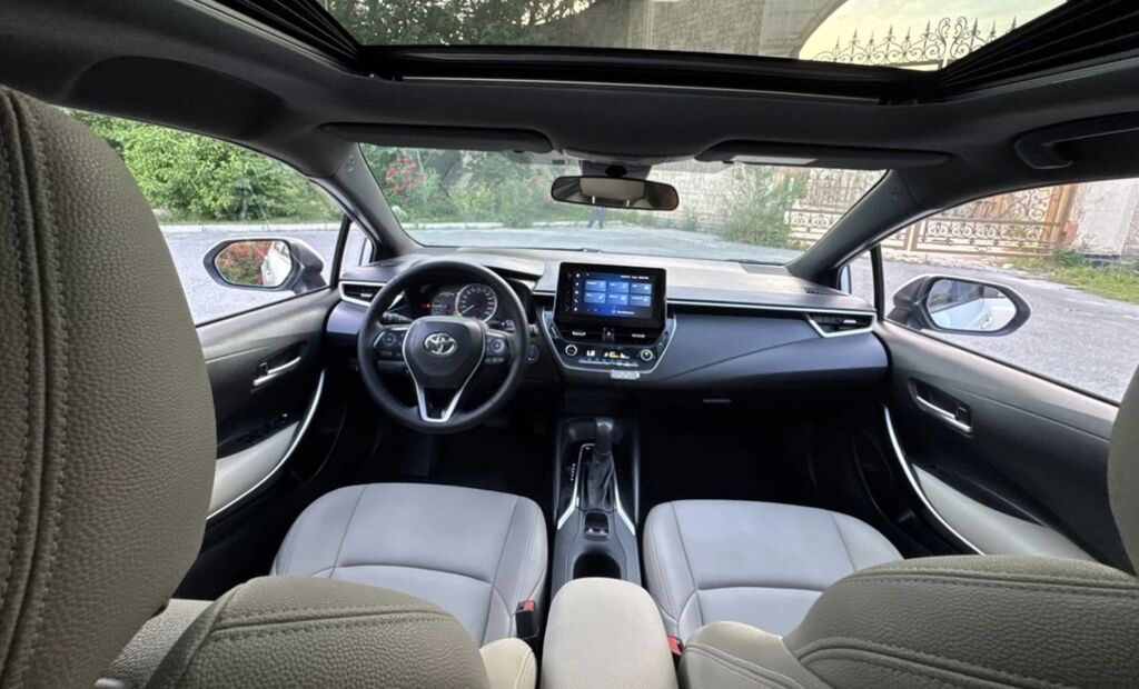 Toyota Corolla: 2021 г., 1.8 л, Вариатор, Гибрид, Седан: фото 3