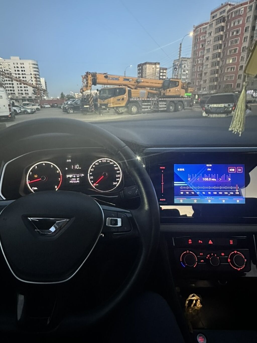 Volkswagen Jetta: 2022 г., 1.4 л, Механика, Бензин, Кроссовер: фото 6