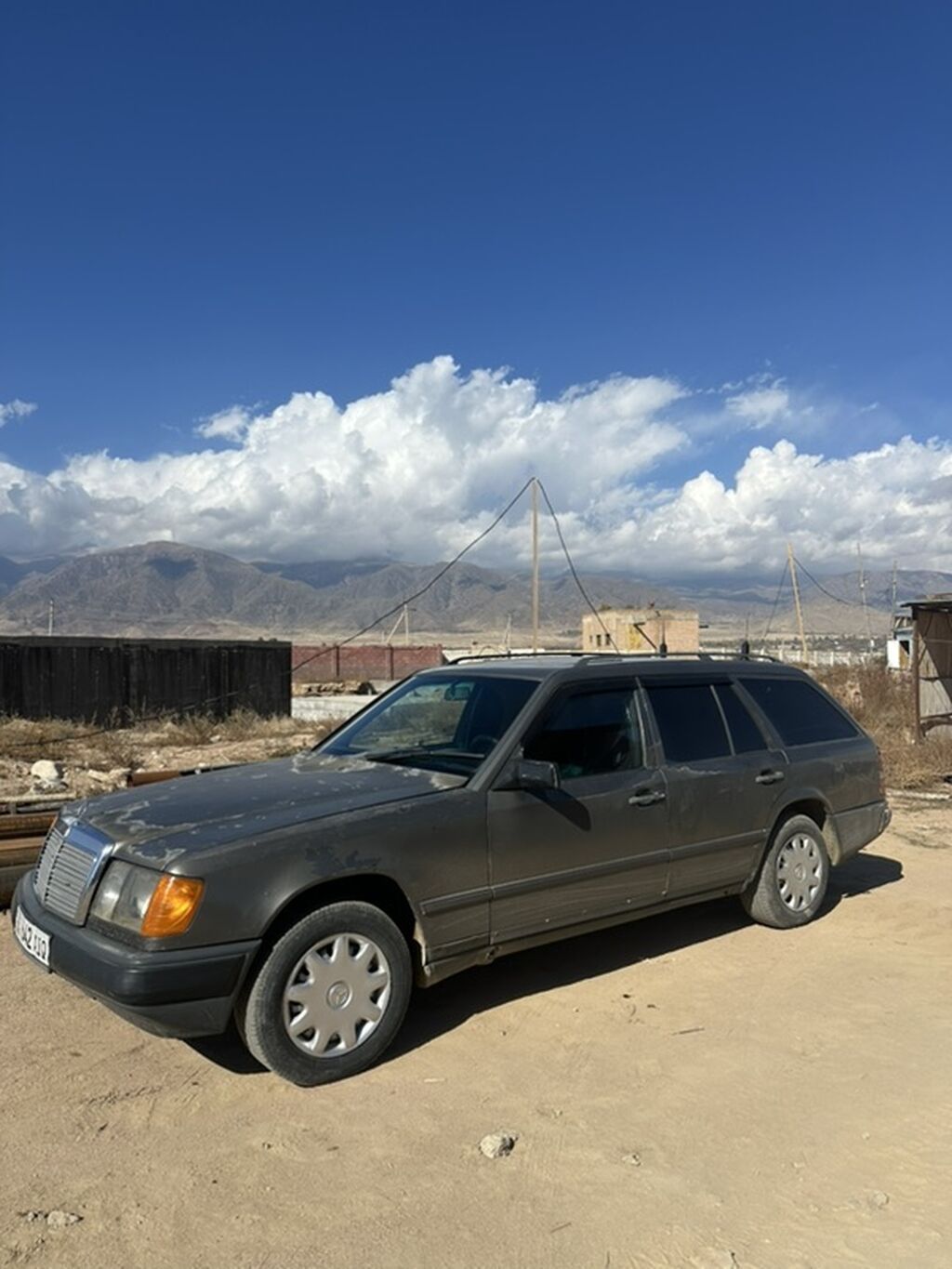 Mercedes-Benz W124: 1989 г., 2.3 л, Механика, Бензин, Универсал: фото 2