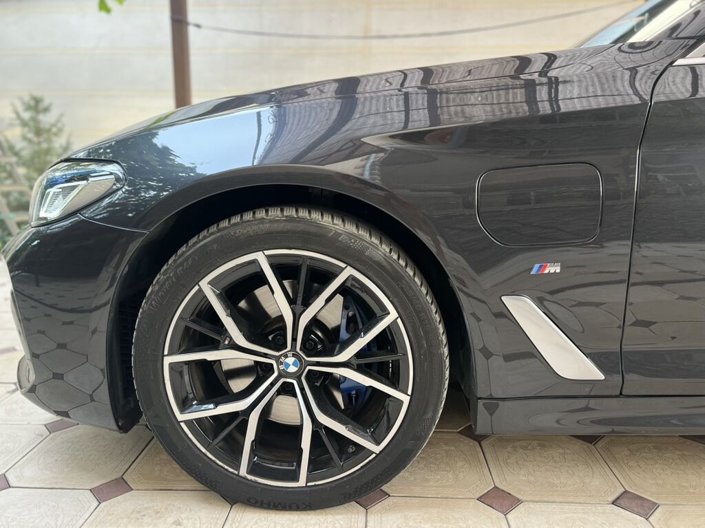 BMW 5 series: 2021 г., 2 л, Автомат, Гибрид, Седан: фото 5