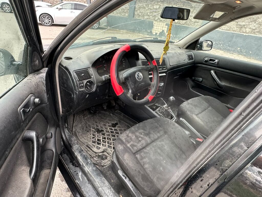 Volkswagen Golf: 1998 г., 1.4 л, Механика, Бензин, Хэтчбэк: фото 7