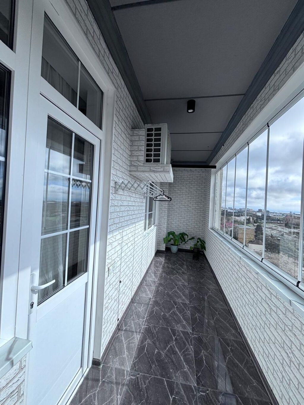 2 otaqlı, Yeni tikili, m. Qara Qarayev, 79 kv. m