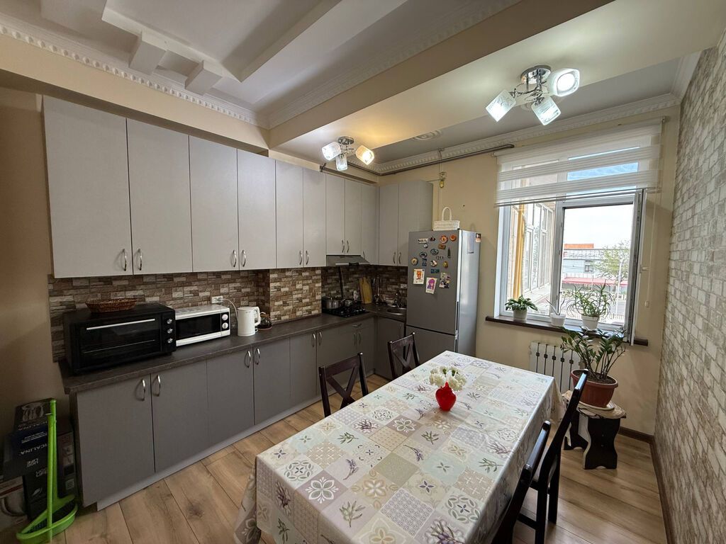2 комнаты, 63 м², Элитка, 2 этаж: фото 1