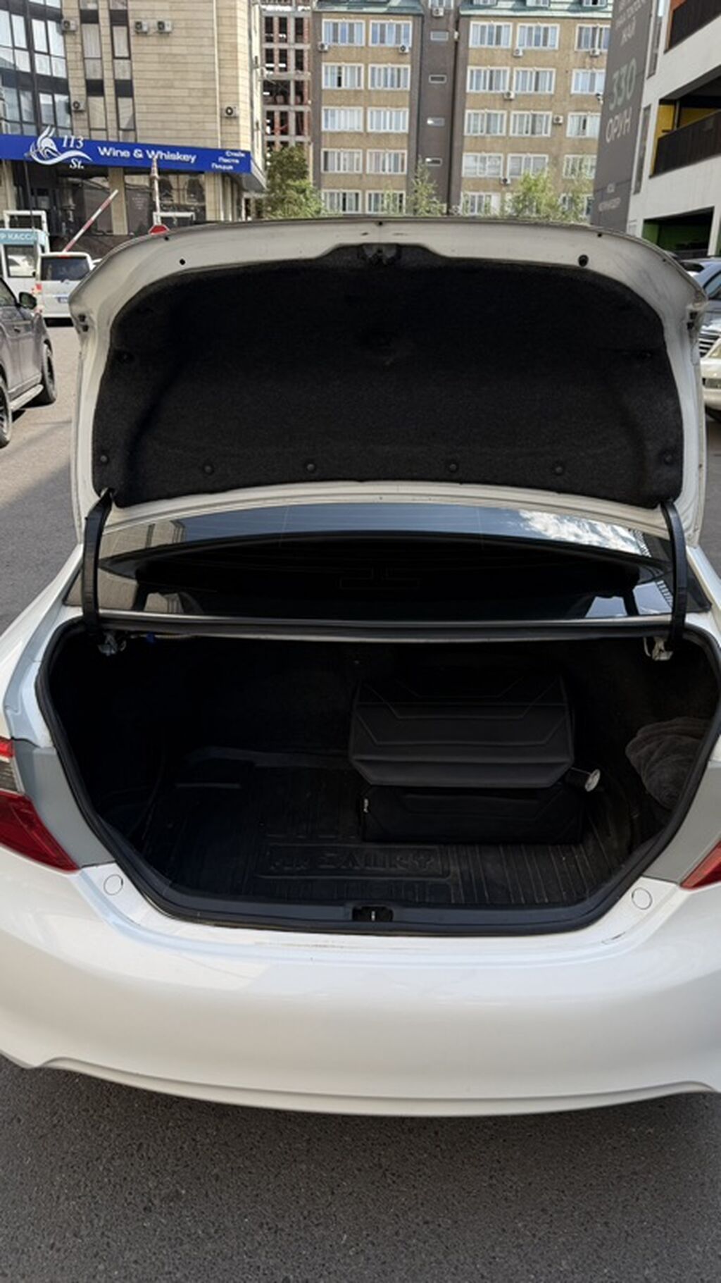 Toyota Camry: 2012 г., 2.5 л, Автомат, Гибрид, Седан: фото 6