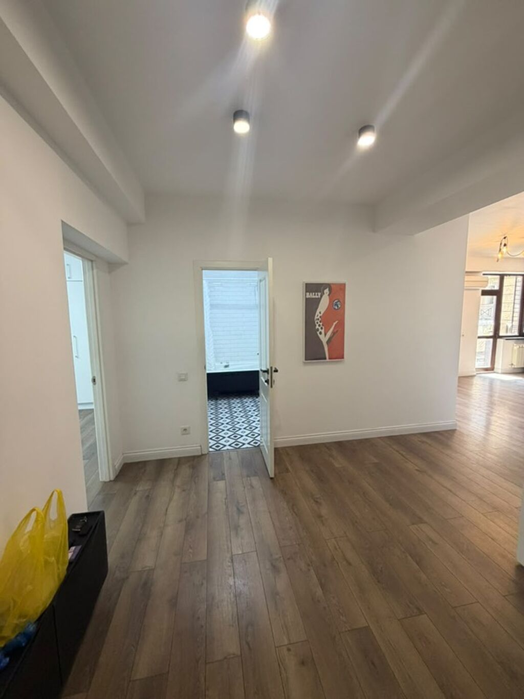 3 комнаты, 93 м², Караван ТРЦ Элитка, 9 этаж, Дизайнерский ремонт: фото 8