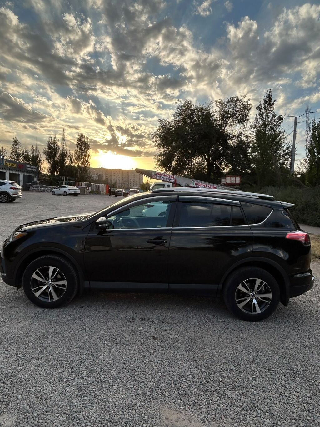 Toyota RAV4: 2017 г., 2.5 л, Автомат, Бензин, Кроссовер: фото 5