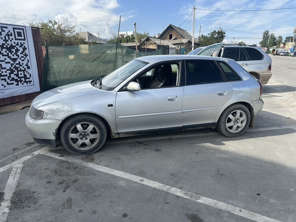 Audi A3: 2001 г., 1.8 л, Механика, Газ, Хэтчбэк: фото 3