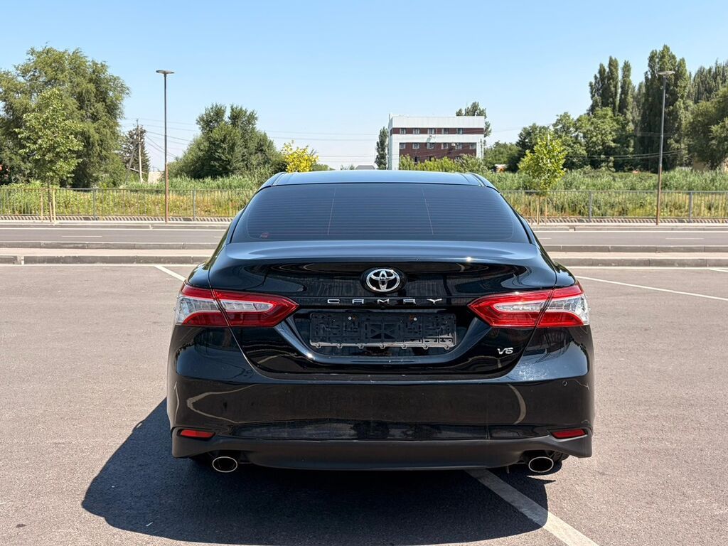 Toyota Camry: 2018 г., 3.5 л, Автомат, Бензин, Седан — фото 5