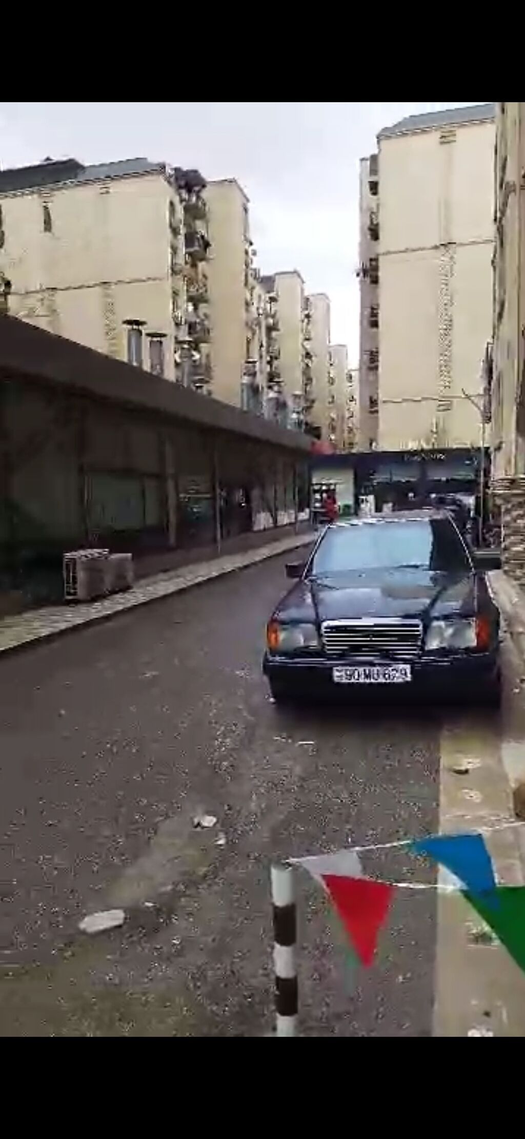 Kommersiya obyekti. - Giriş birbaşa küçədən, şüşə qapı - Yerləşmə