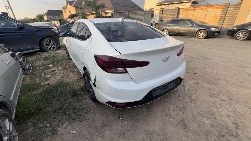 Hyundai Elantra: 2020 г., Седан: фото 1