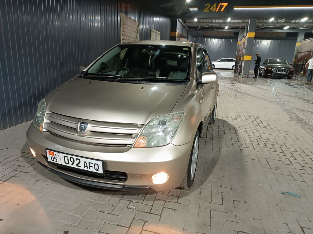 Toyota Ist: 2003 г., 1.3 л, Автомат, Бензин, Хэтчбэк: фото 5