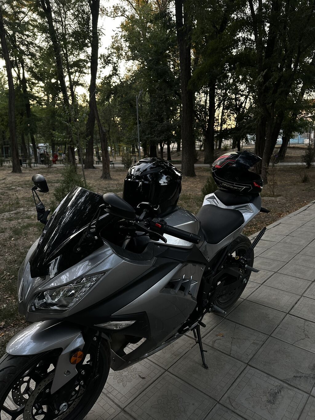 Спортбайк Kawasaki, 200 куб. см, Бензин, Взрослый, Б/у