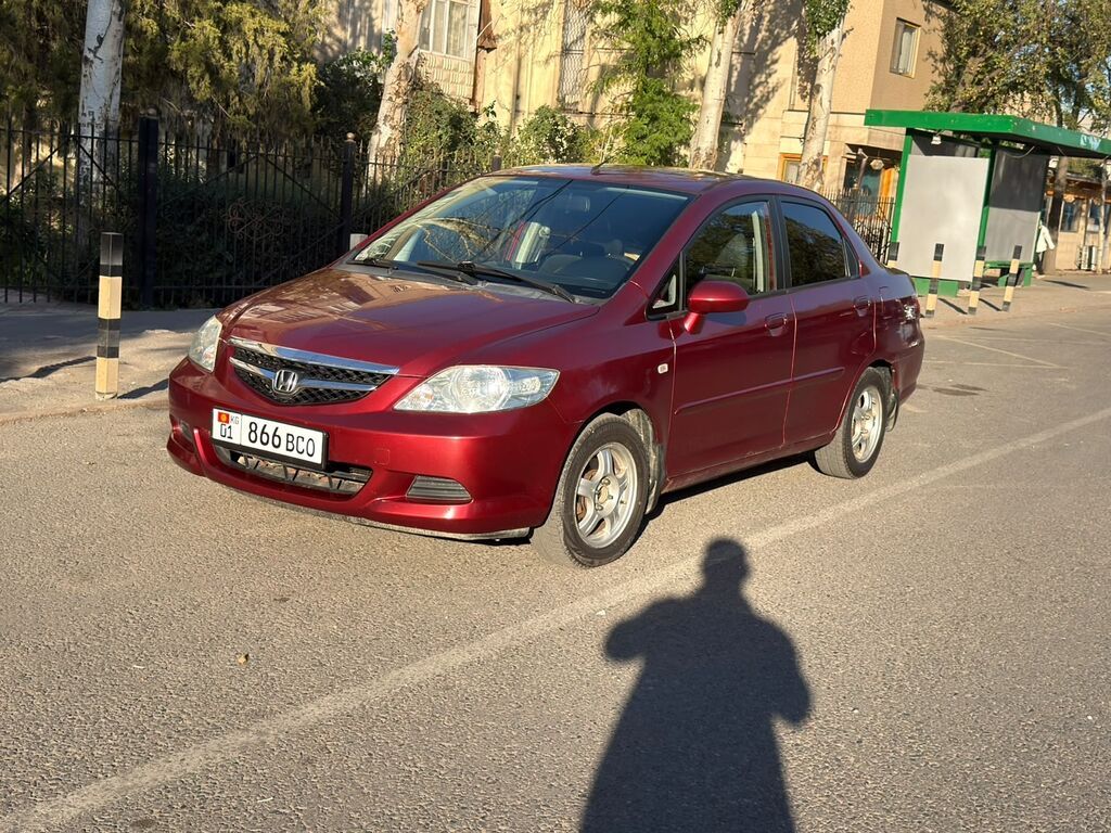 Honda Город: 2007 г., 1.5 л, Механика, Бензин, Седан: фото 2