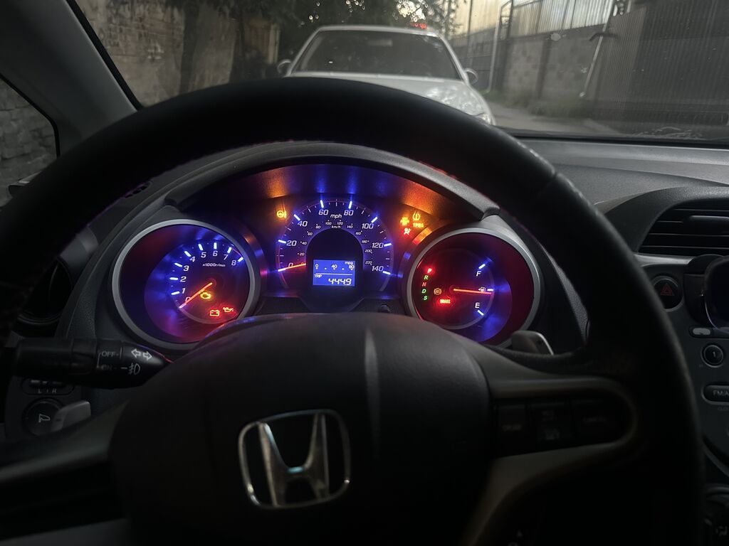 Honda Fit: 2009 г., 1.5 л, Автомат, Бензин, Хэтчбэк: фото 4