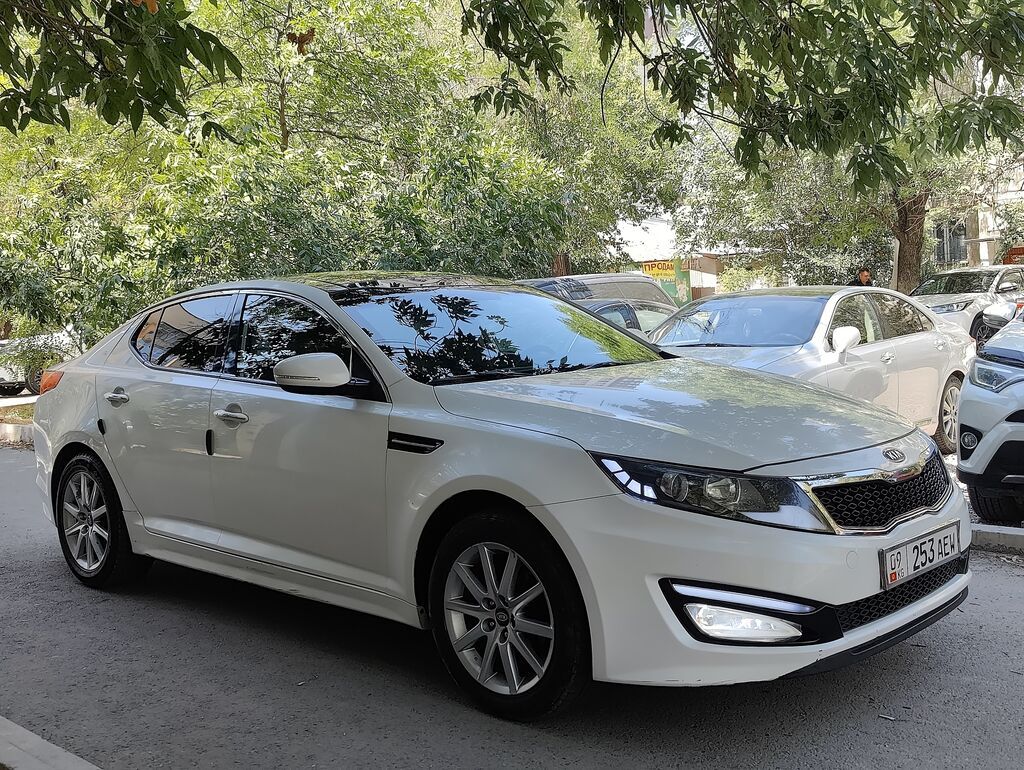 Kia K5: 2011 г., 2 л, Автомат, Бензин, Седан: фото 3