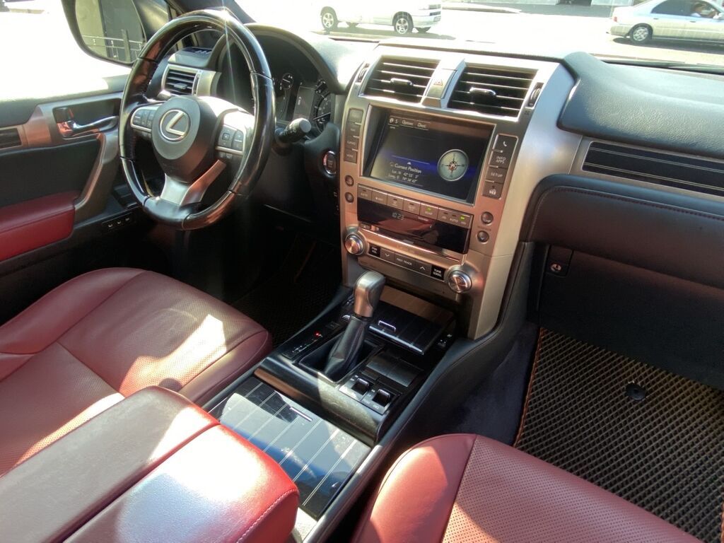 Lexus GX: 2020 г., 4.6 л, Автомат, Бензин, Внедорожник: фото 2