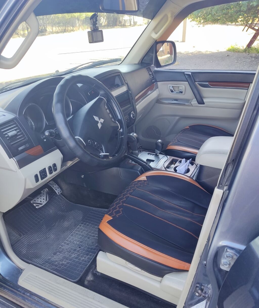 Mitsubishi Pajero: 2007 г., 3 л, Автомат, Бензин, Внедорожник: фото 8