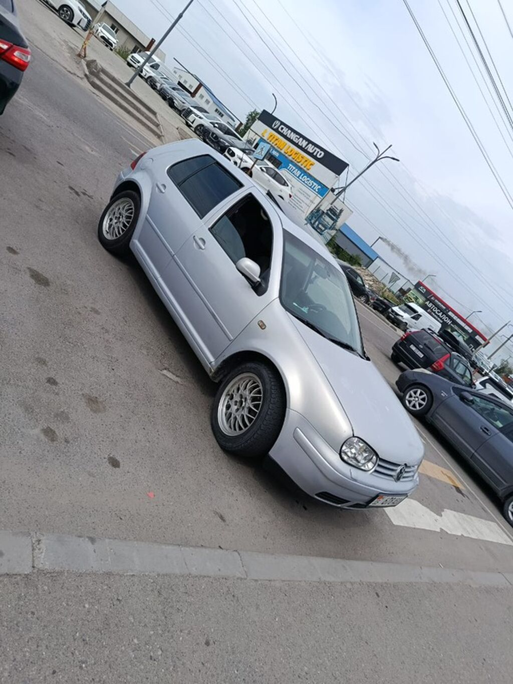 Volkswagen Golf: 2003 г., 1.6 л, Автомат, Бензин, Хэтчбэк: фото 2