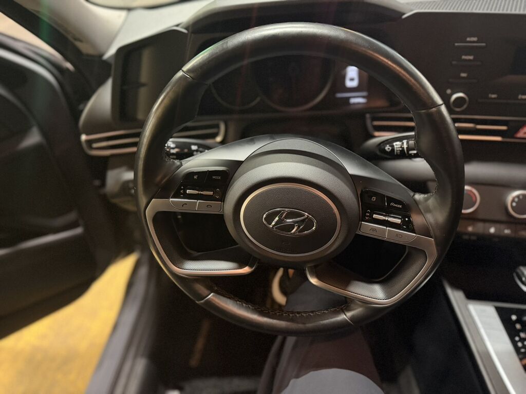 Hyundai Elantra: 2021 г., 1.6 л, Автомат, Бензин, Седан: фото 3